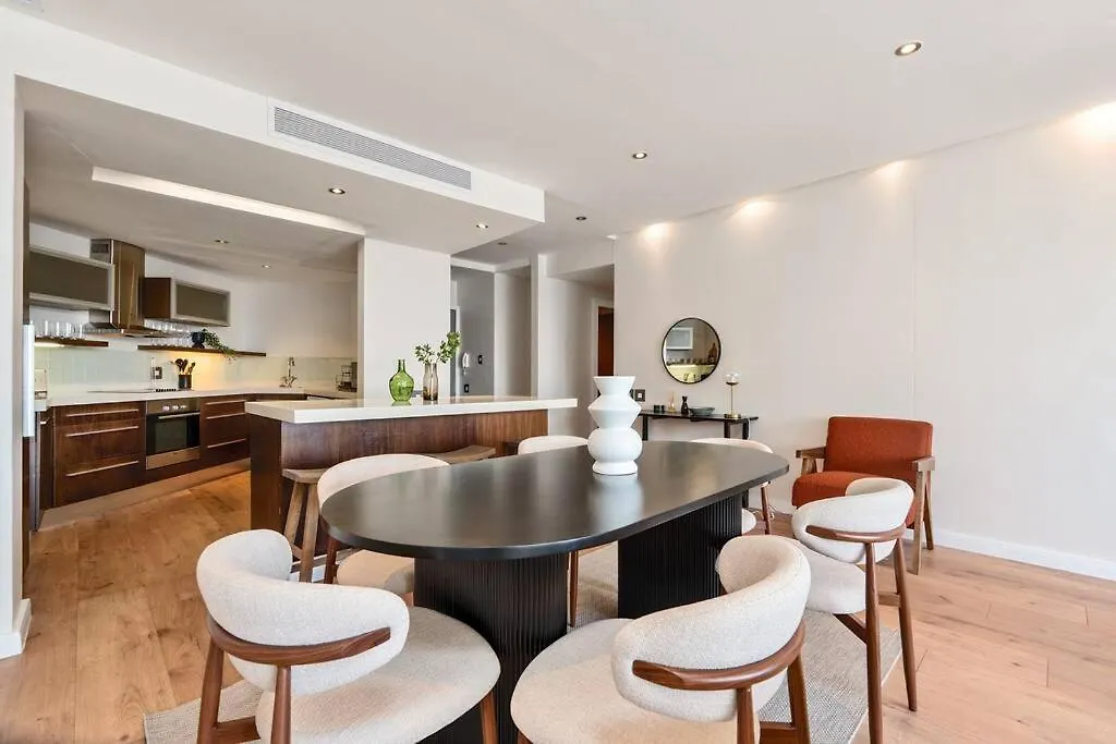 Stylish 2-Bed Apartment In The Heart Of Città del Capo