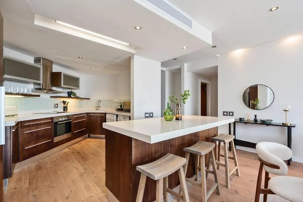 Stylish 2-Bed Apartment In The Heart Of Città del Capo